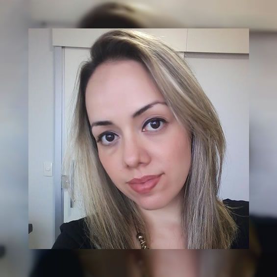 Dra. Camila Almeida Santos